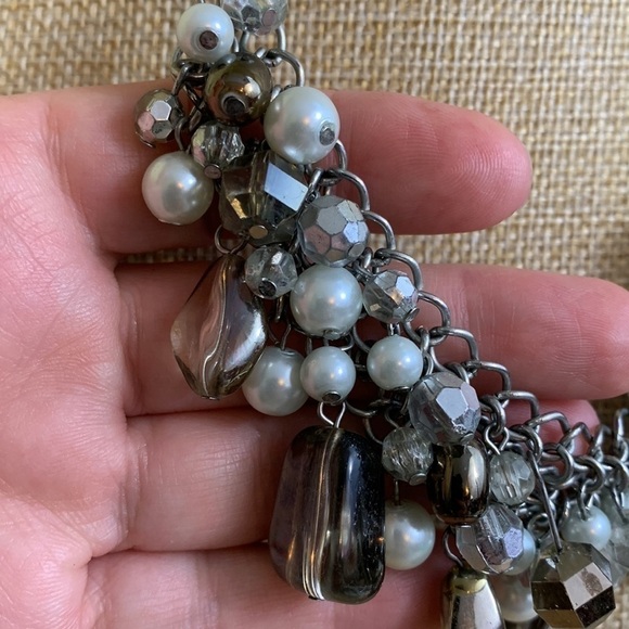 Silver Tone Glass Faux Pearl Beaded Chain Statement Necklace - Picture 4 of 8